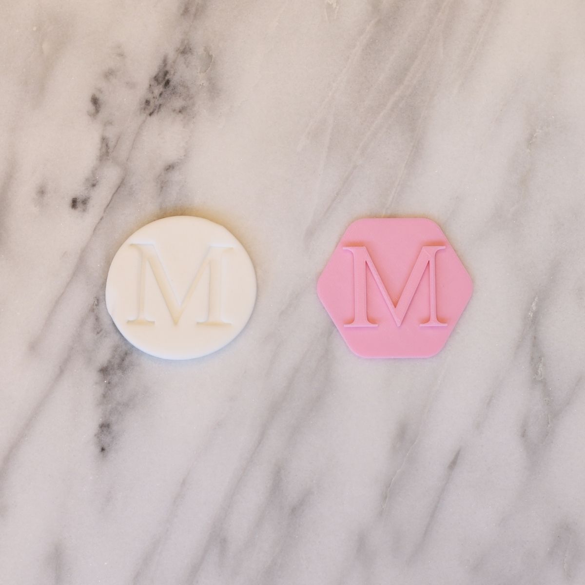 Fondantstempel Bokstav M, ca. 4 cm