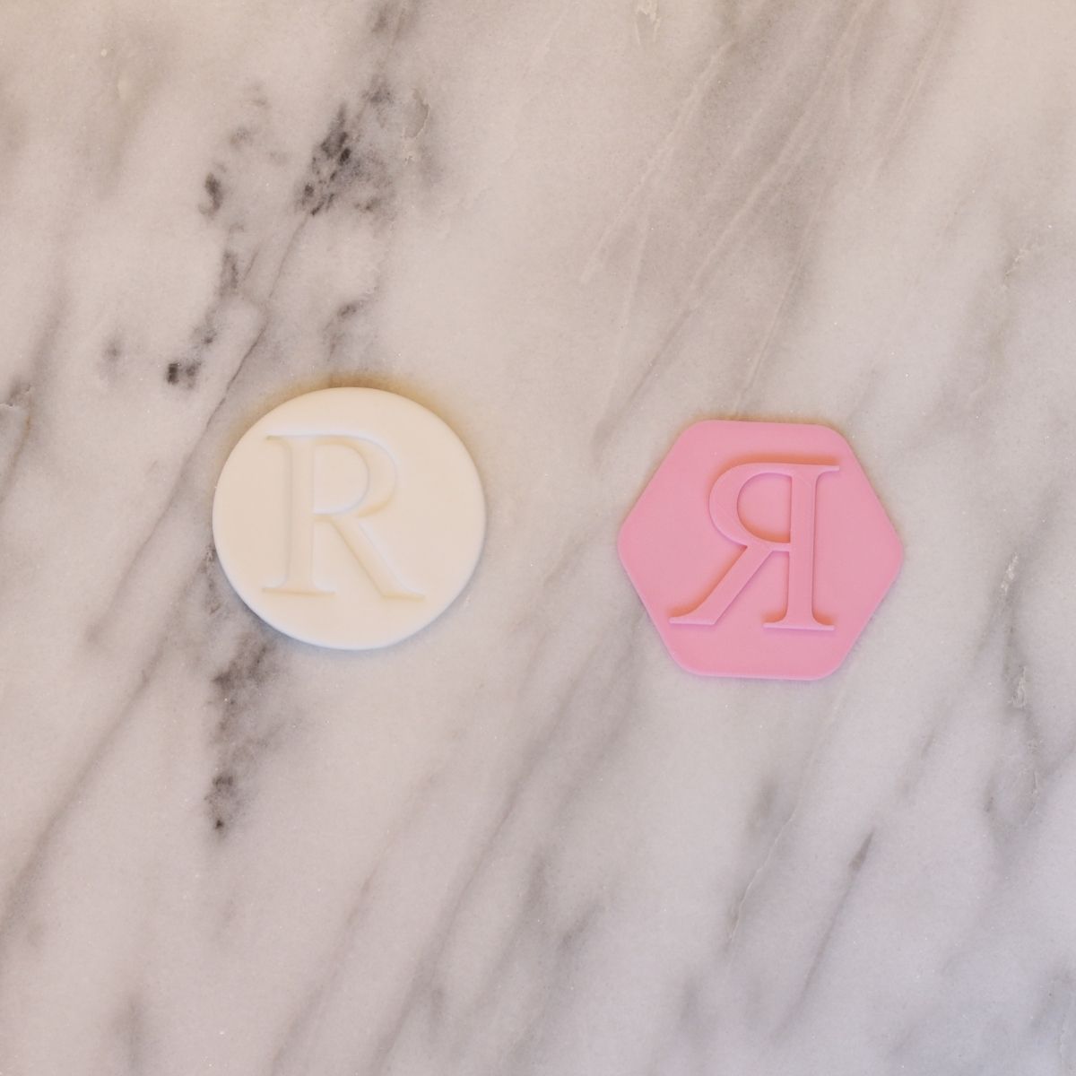 Fondantstempel Bokstav R, ca. 4 cm