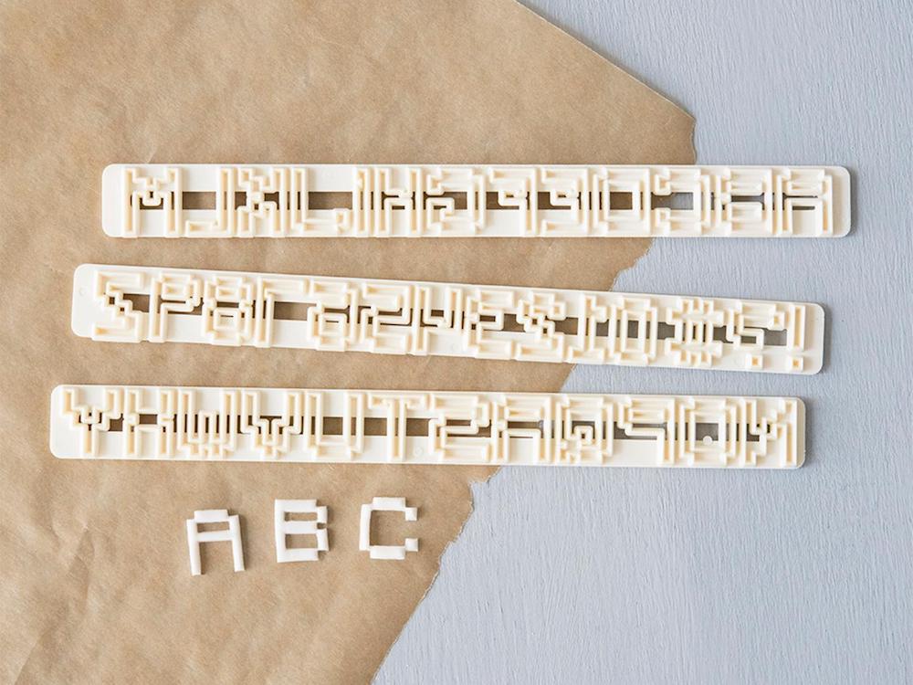 Utstikker Alfabet & Nummer sett, Pixel 2cm 2