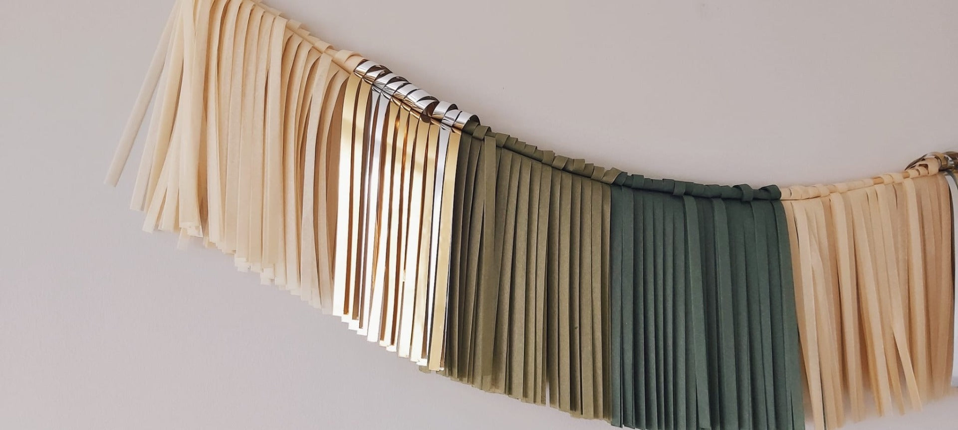 Tassel Green Gold 70 x 25 cm 2