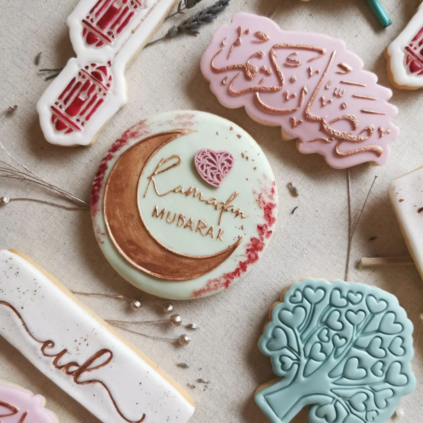 Utstikker og stempel Eid Verity Font 3