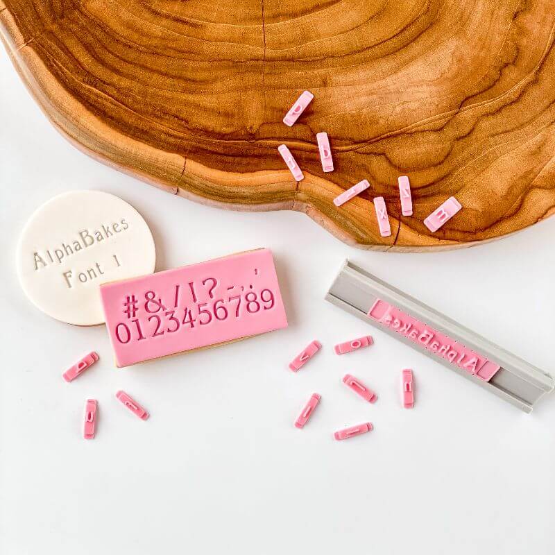 Tall og symboler Font 1 Medium