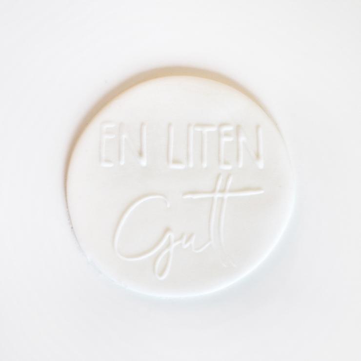 En liten Gutt Embosser 2