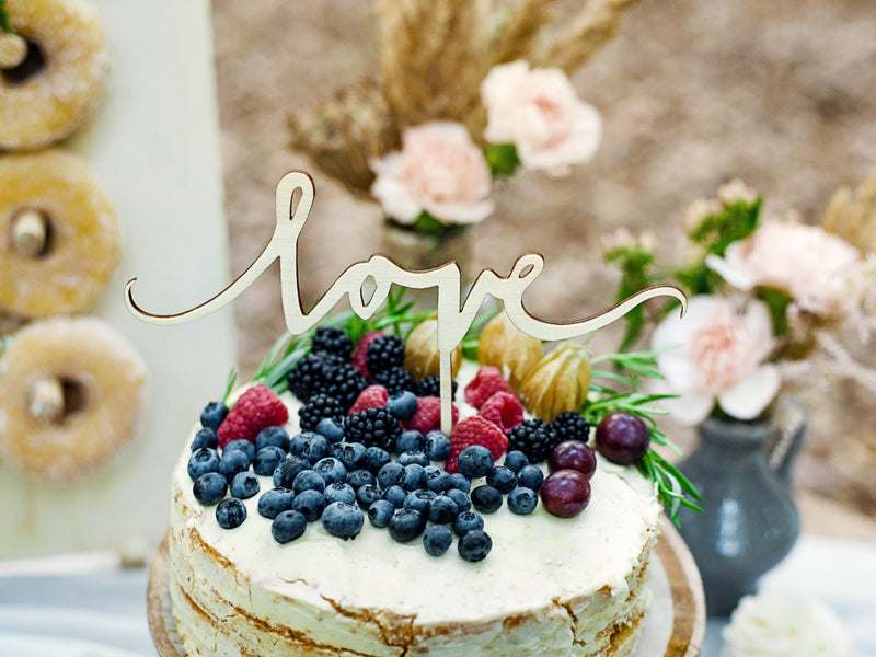 Kaketopper Love i tre 16 cm 3