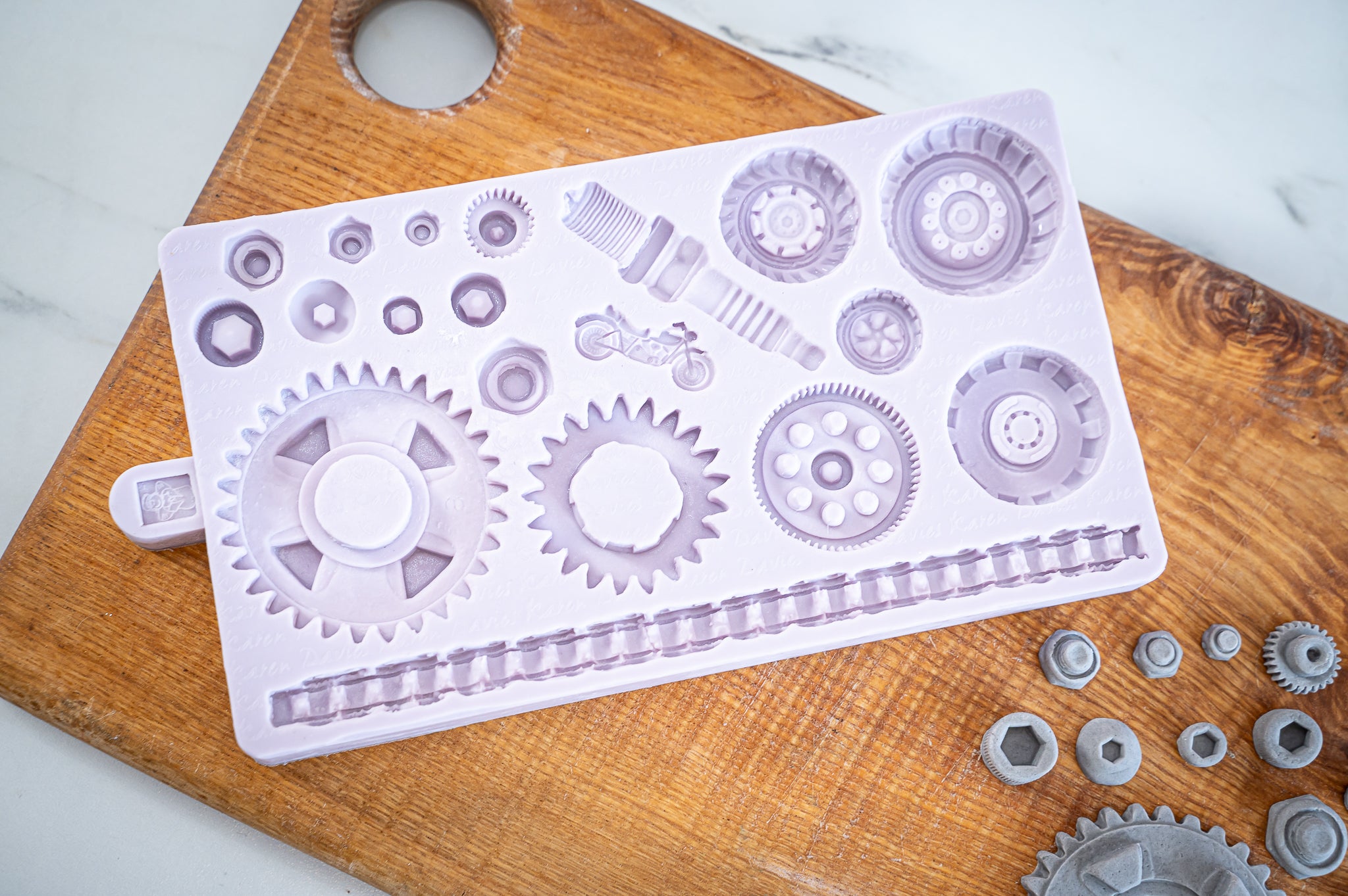 Karen Davies Silikonform Motor