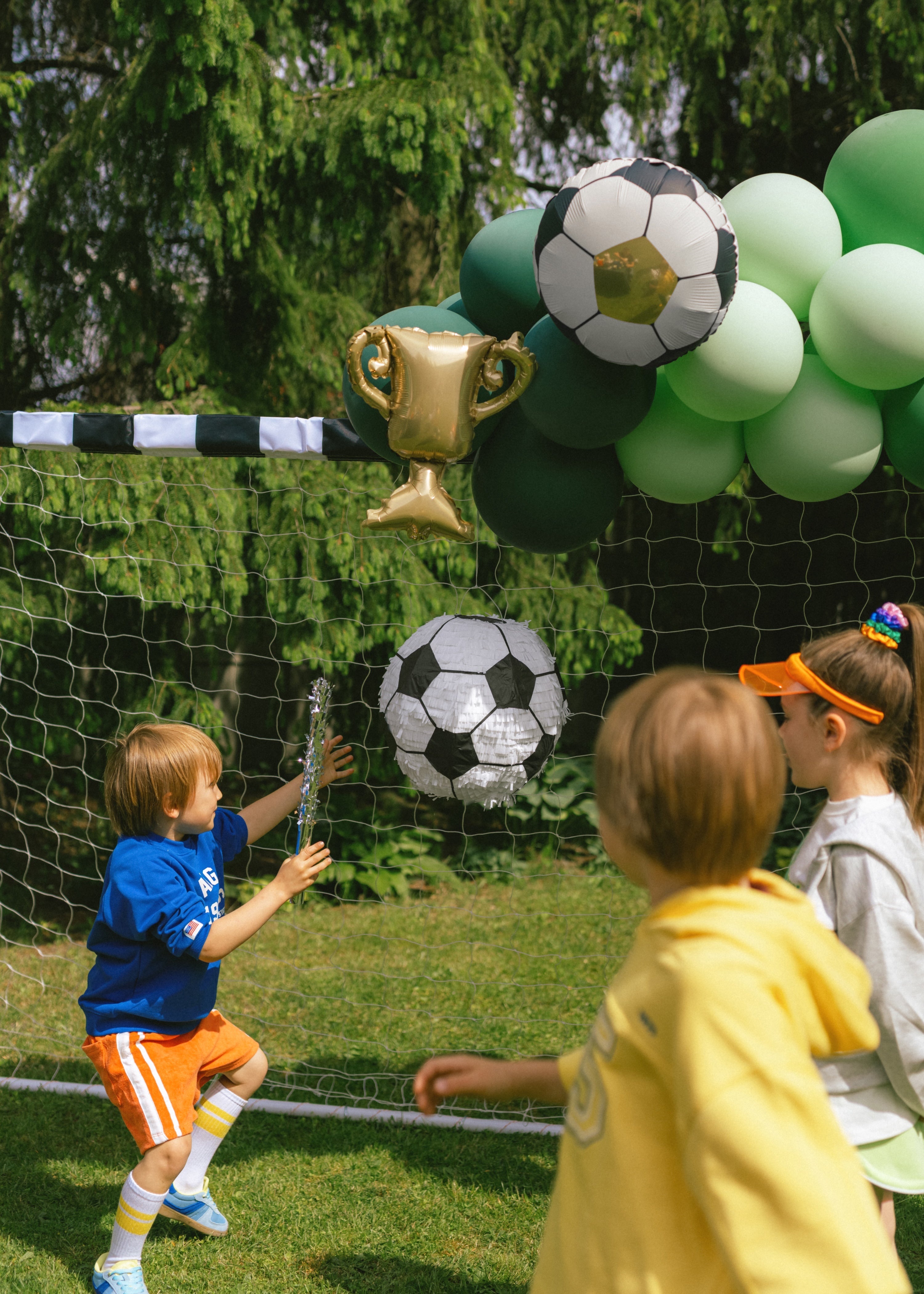 Folieballong fotball og trofé 34 cm